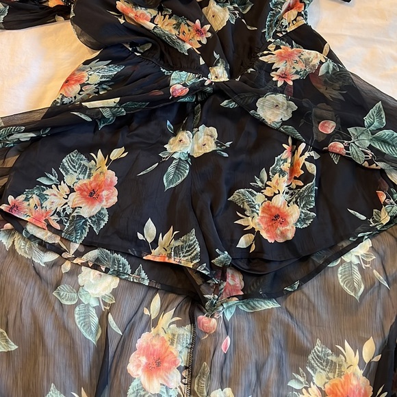 Romper with maxi back black floral - Picture 2 of 3